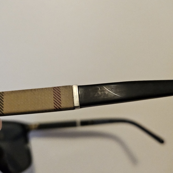 Burberry Sunglasses Used Condition BE4181 Authentic in Real Replacement Box - Picture 5 of 10